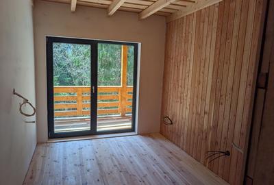 Casă cu 4 camere în Rahova