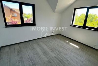 Casă cu 5 camere cu Teren 290 Mp în Cetate - 1