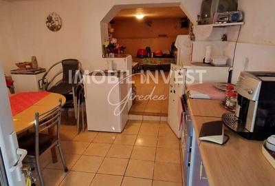 Casă cu 5 camere cu Teren 1750 Mp în Central