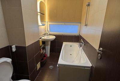 Apartament cu 2 camere decomandat în Drumul Taberei