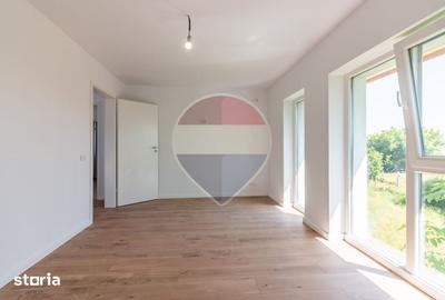 Casă cu 4 camere cu Teren 450 Mp în Săbăreni
