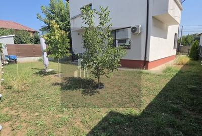 Casă individuală cu 6 camere cu Canalizare în Central