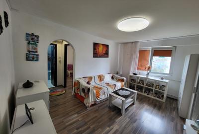 Apartament cu 2 camere semidecomandat în Bucur Obor