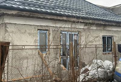 Casă cu 6 camere cu Teren 400 Mp în Central