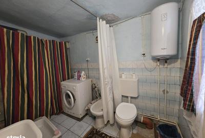 Casă cu 3 camere în Central