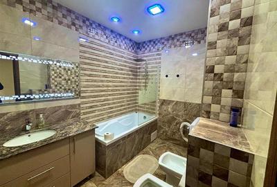Apartament cu 2 camere semidecomandat, mobilat în Tractorul - 6