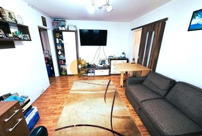 Apartament cu 3 camere semidecomandat, mobilat în Alexandru cel Bun