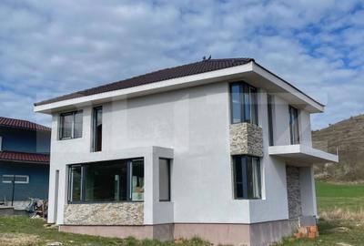 Casă individuală cu 5 camere cu Teren 700 Mp în Corpadea - 2