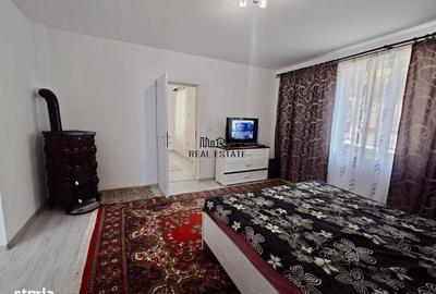 Casă cu 4 camere decomandat în Blăjeni