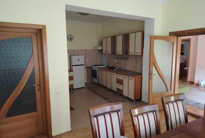 Casă cu 3 camere în Central
