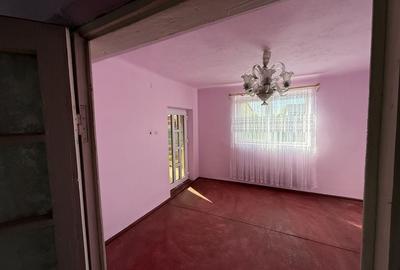 Casă cu 4 camere în Comișani - 8