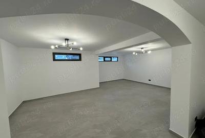 Casă cu 5 camere cu Teren 1213 Mp în Ostroveni