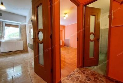 Garsonieră decomandată în Central