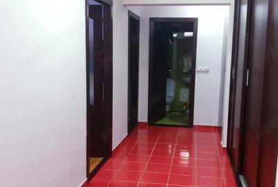 Apartament cu 3 camere decomandat în Exterior Vest - 1