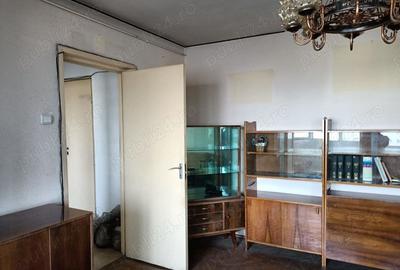Apartament cu 3 camere decomandat, mobilat în Lujerului
