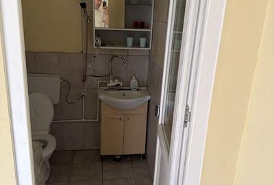 Casă cu 4 camere în Amaru