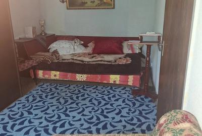 Apartament cu 3 camere semidecomandat în Groapa