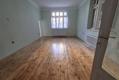 Casă individuală cu 7 camere cu Canalizare în Libertății - 9