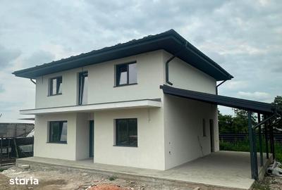 Casă cu 4 camere cu Teren 430 Mp în Exterior Vest