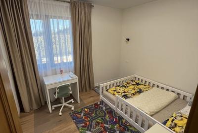 Casă cu 4 camere în Moara