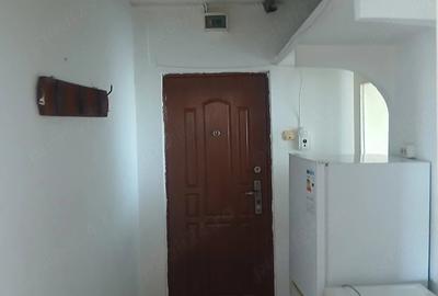 Apartament cu 2 camere semidecomandat în Malu Roșu
