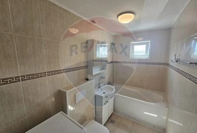 Apartament cu 3 camere decomandat în Central - 1