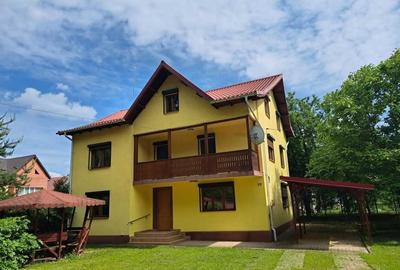 Casă cu 4 camere în Trivale