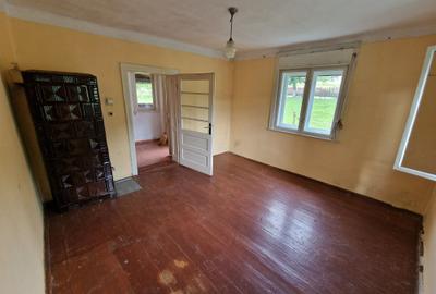 Casă cu 3 camere în Bălnaca