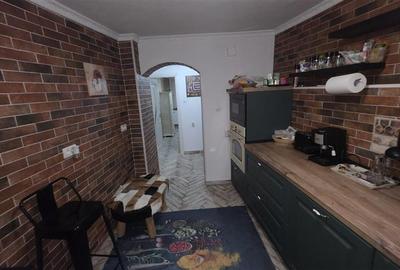 Casă individuală cu 8 camere cu Canalizare în Central - 23