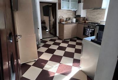 Casă cu 4 camere cu Teren 421 Mp în Cernica