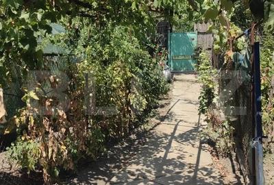 Casă cu 4 camere cu Teren 1700 Mp în Central
