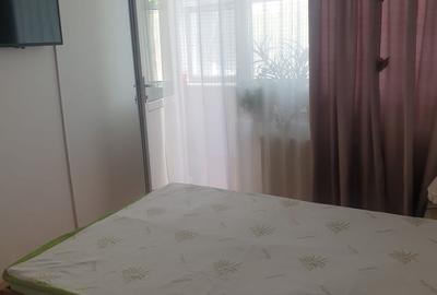 Apartament cu 2 camere semidecomandat, mobilat în Hipodrom