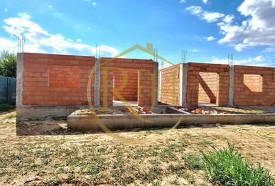 Duplex cu 3 camere cu Canalizare în Giroc