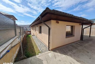 Casă cu 5 camere cu Teren 798 Mp în Apahida