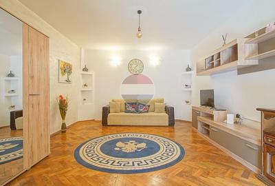 Apartament cu 2 camere decomandat în Centrul Istoric