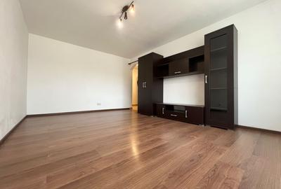 Apartament cu 3 camere decomandat, mobilat în Lunei