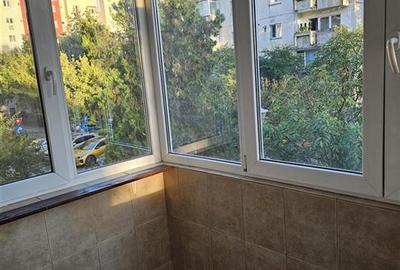 Apartament cu 2 camere decomandat, mobilat în Văcăresti