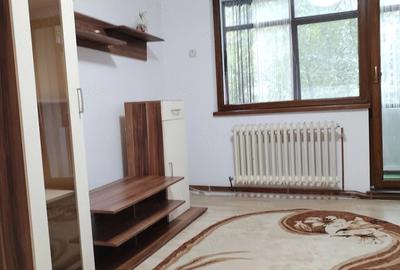 Apartament cu 2 camere semidecomandat în Exterior Vest