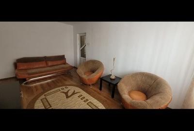Apartament cu 2 camere semidecomandat în Micro 6