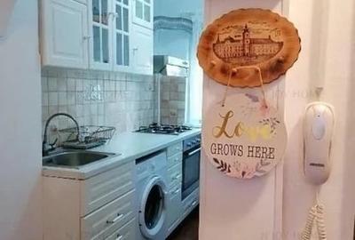 Apartament cu 2 camere decomandat în Tei