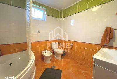Apartament cu 4 camere, mobilat în Cetate