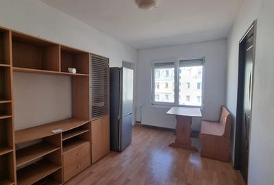 Apartament cu 2 camere semidecomandat în Micro 14