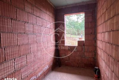 Casă cu 4 camere decomandat cu Teren 2776 Mp în Vadu Crișului - 13