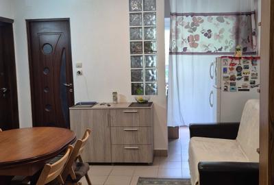 Apartament cu 3 camere decomandat în Vest