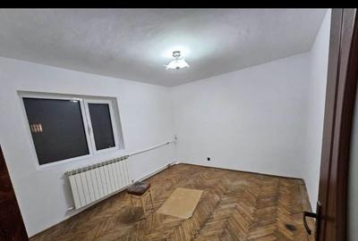 Apartament cu 2 camere decomandat în Gura Văii - 5