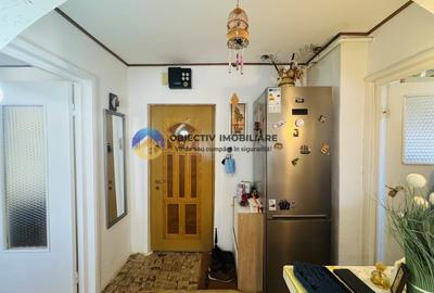 Apartament cu 3 camere decomandat în Dărmănești - 1