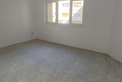 Apartament cu 2 camere decomandat în Decebal