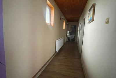 Casă cu 4 camere cu Teren 3000 Mp în Central