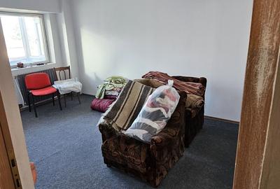 Apartament cu 4 camere decomandat în Central - 2