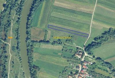 Teren de 3200 mp, în Petreni - 1
